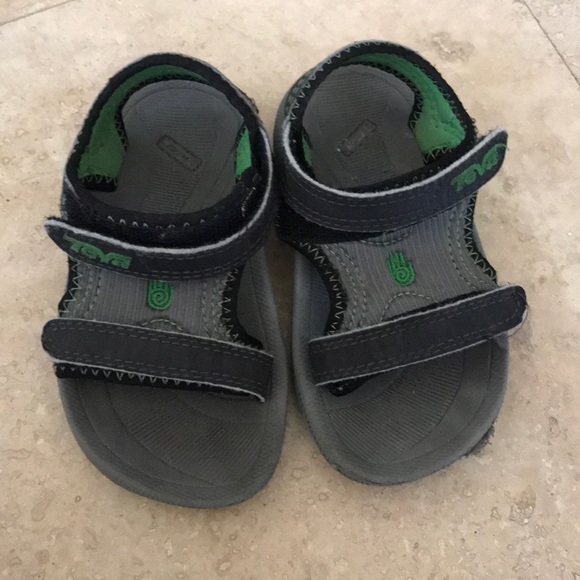 baby tevas